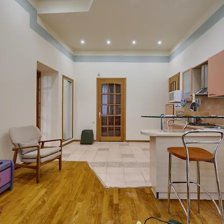 Apartament Near The Golden Gate Kijów